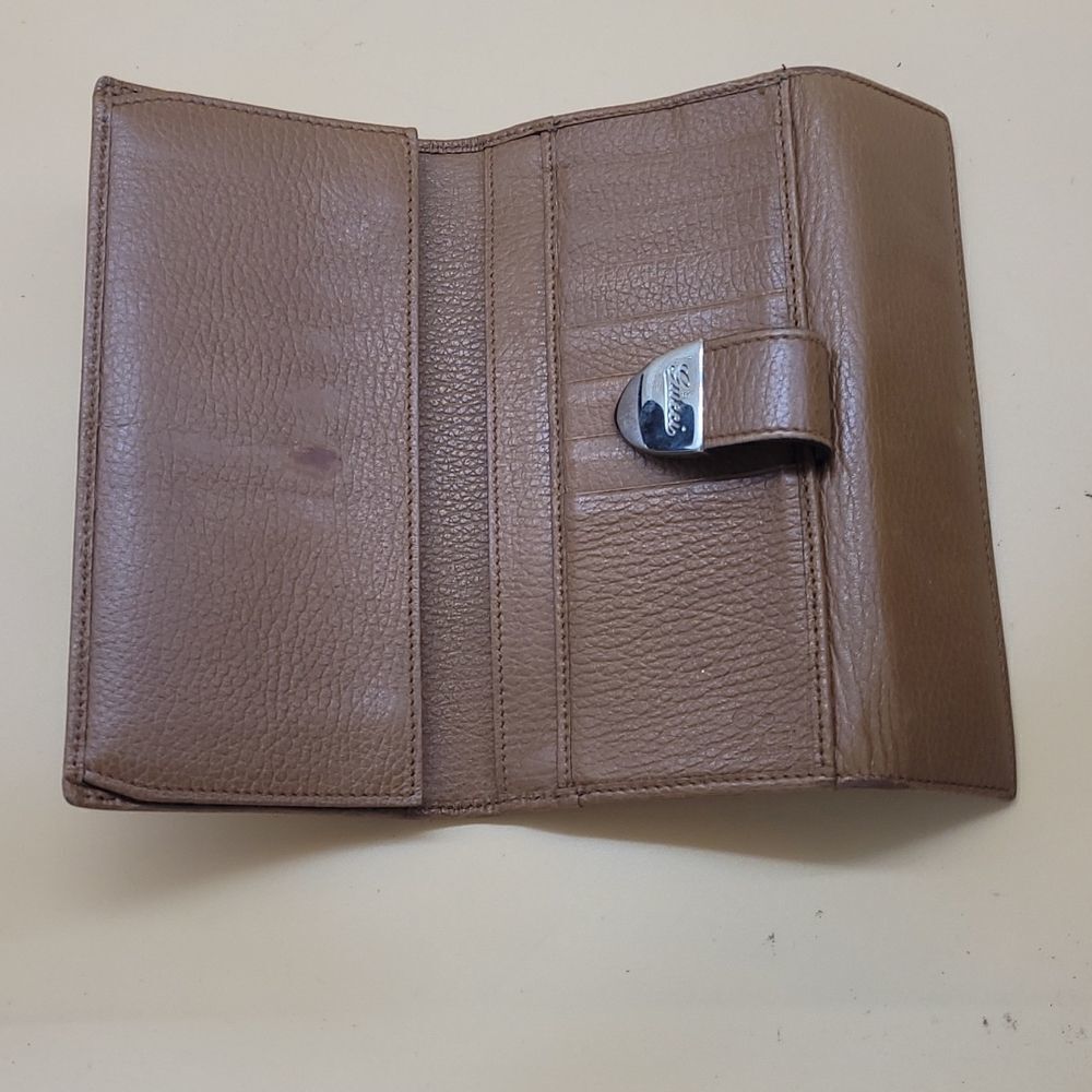 Authentic Gucci Wallet - Picture 3 of 10